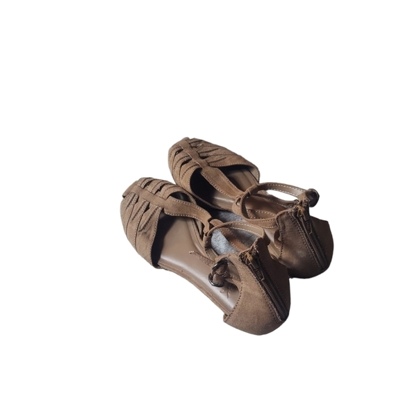 7 American Eagle tan shoe - Picture 4 of 7